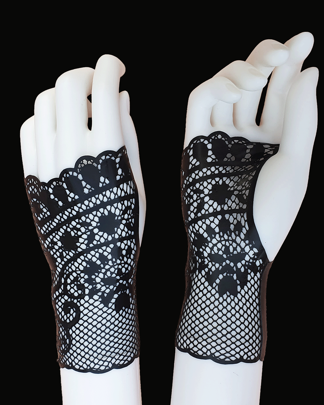 Nightshade Mini Gloves